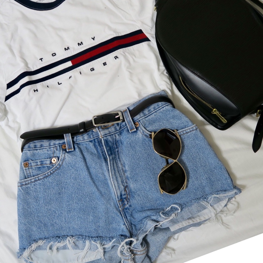 ❌SOLD❌Tommy Hilfiger ringer t-shirt - Size XS - Picture 3 of 5